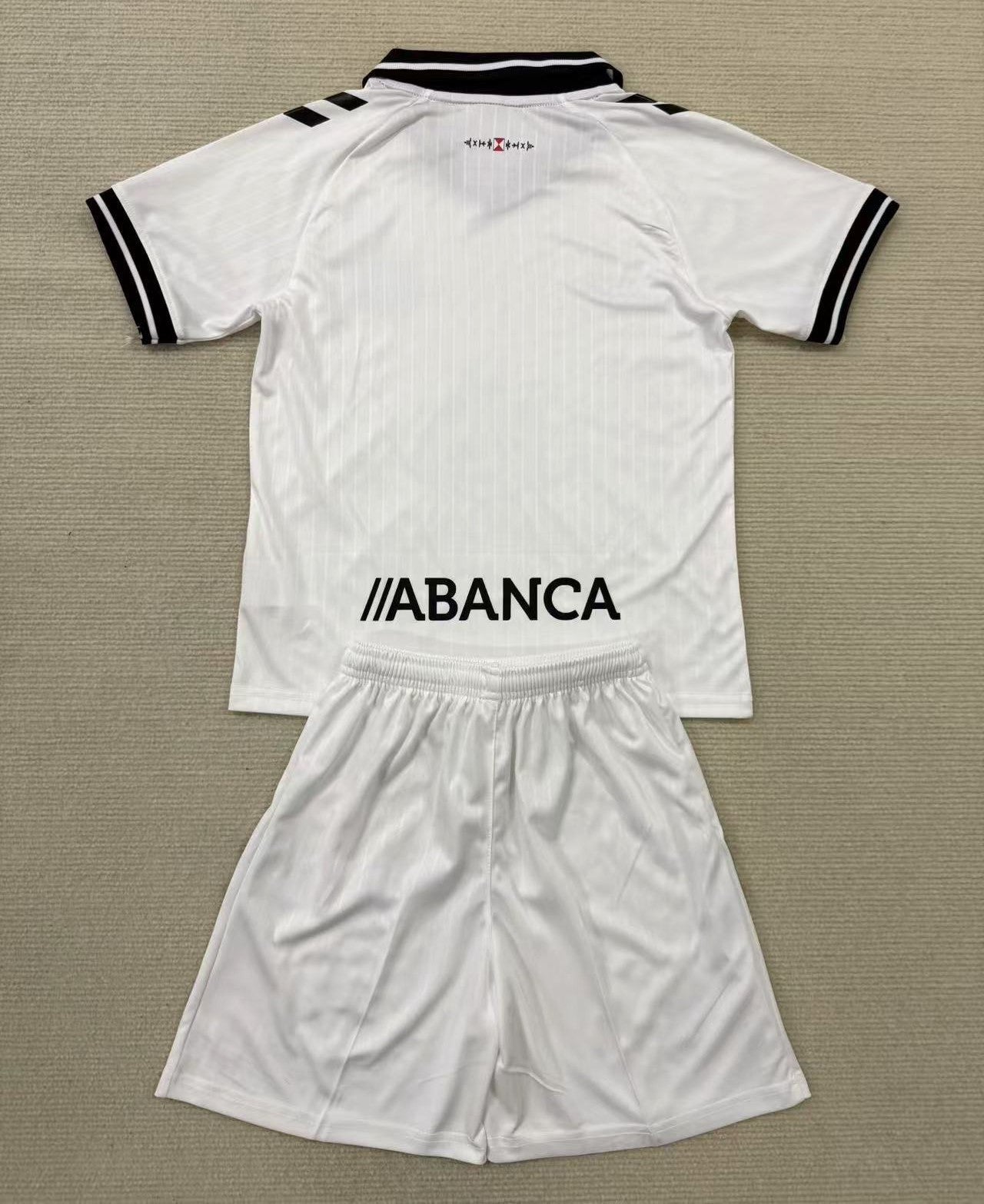 Celta Vigo 2025-2026 Goalkeeper Jersey Set - Classic White, Bold Black Accents