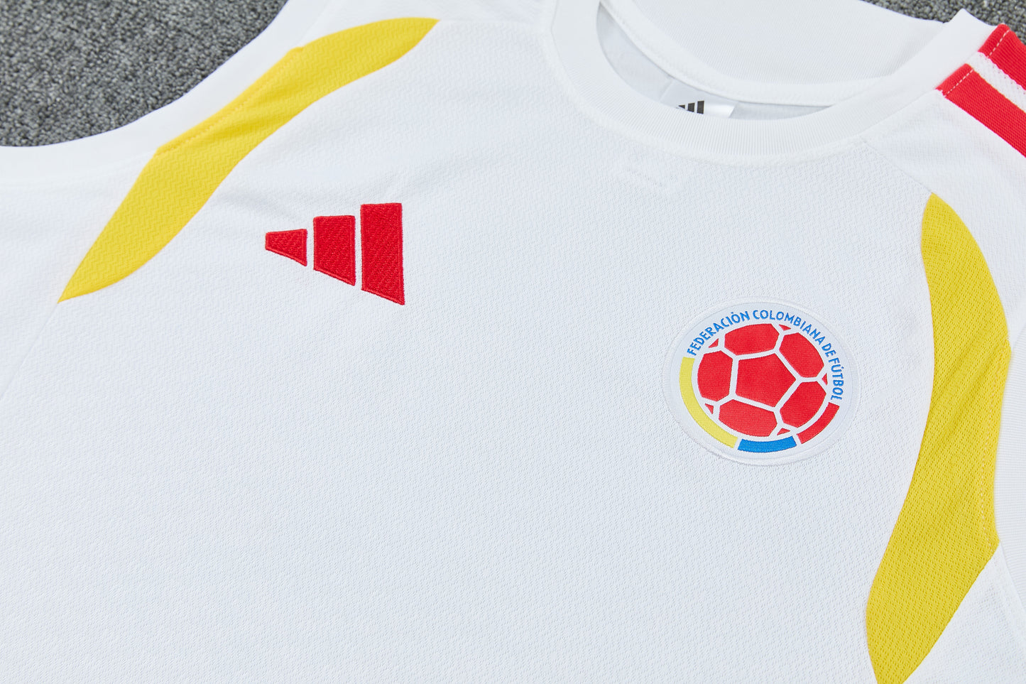 Colombia 2026-27 Sleeveless Training Set Men Soccer Kit – White