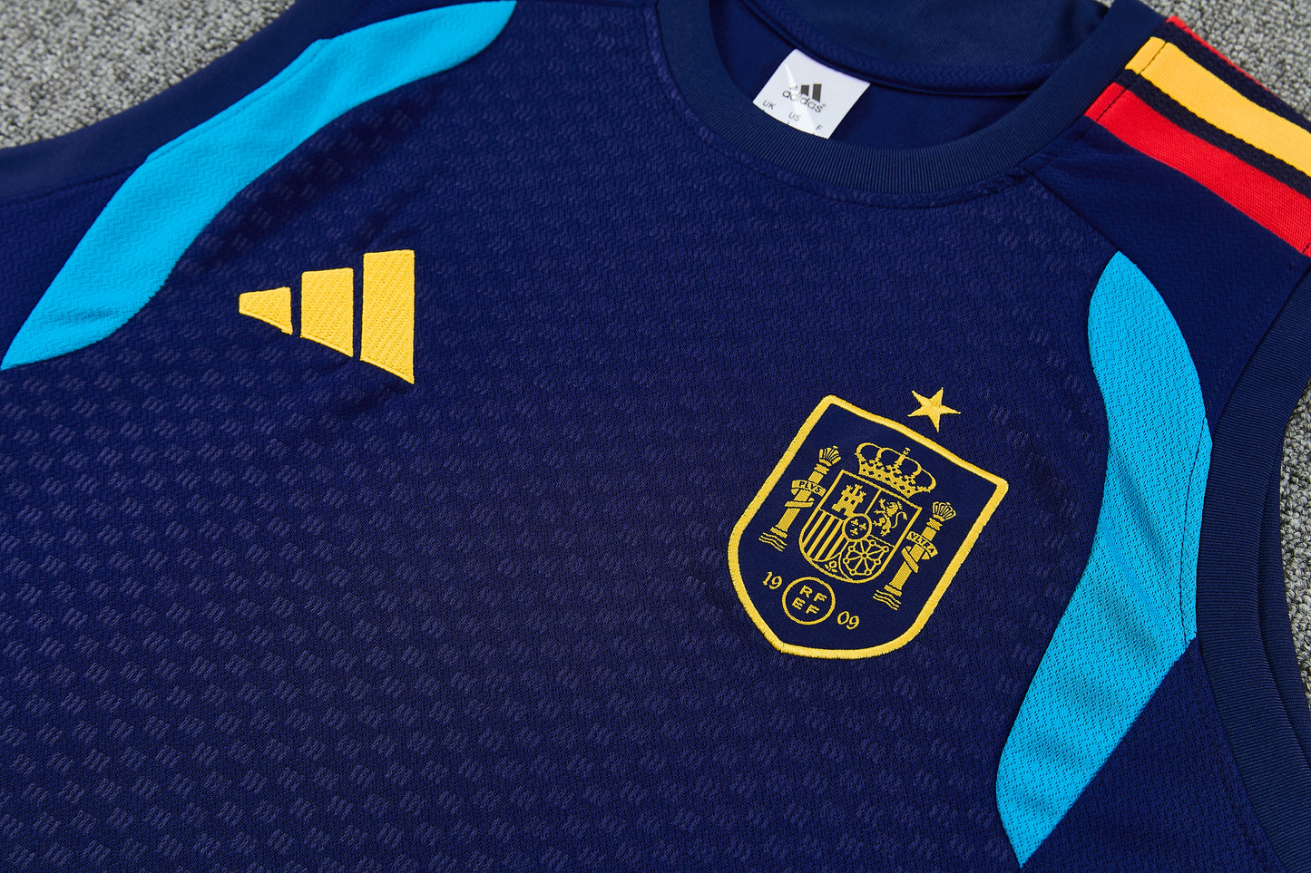 Spain 2026-27 Sleeveless Training Set Men Soccer Kit – Navy Blue
