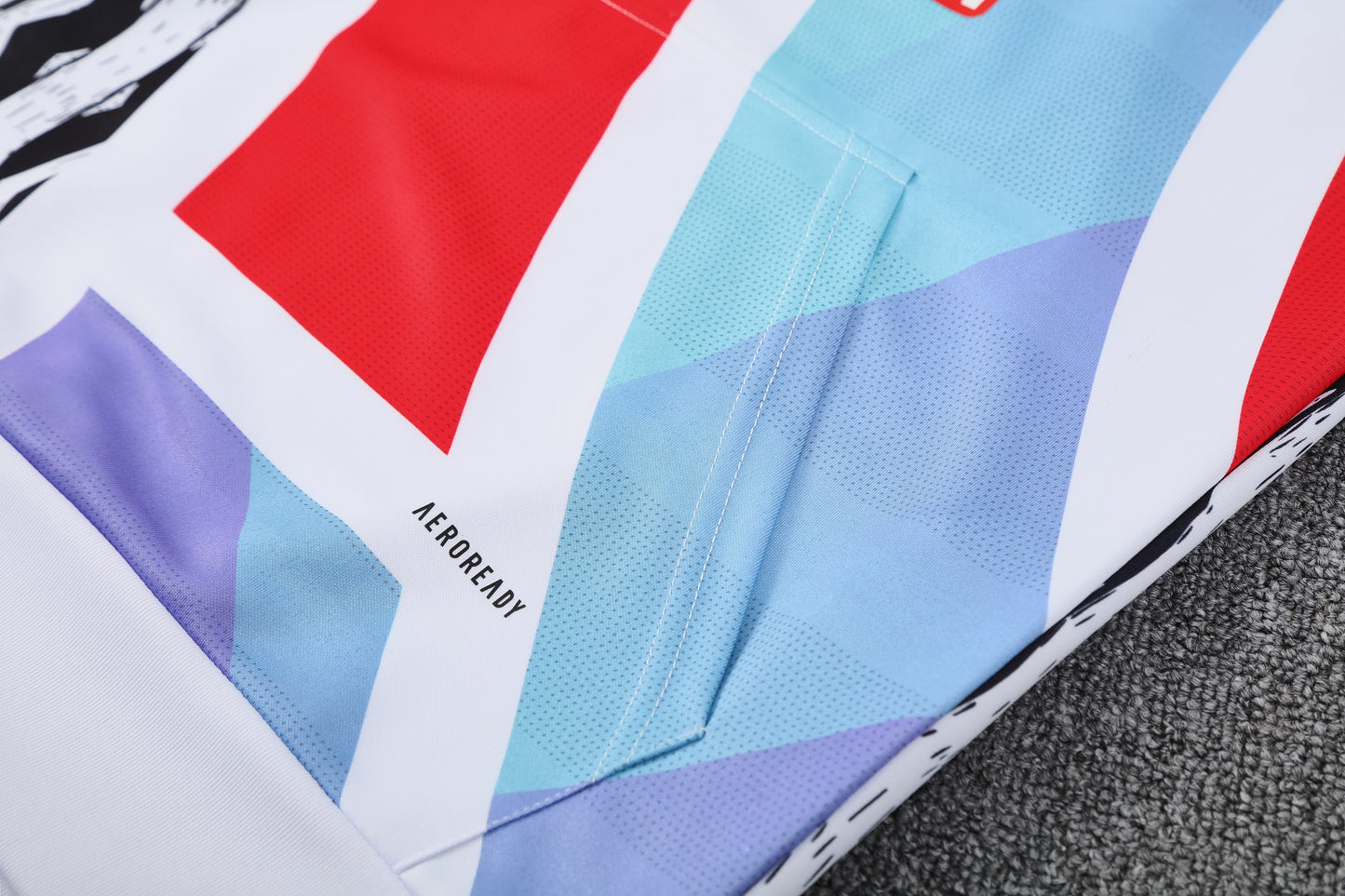 Arsenal 2025/26 Training Set – Colorblock Street-Style Vibe Edition