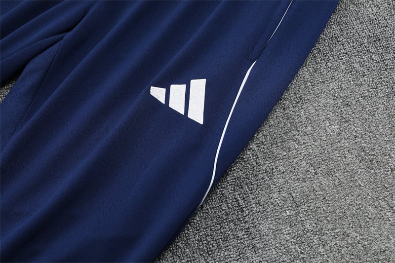 Arsenal 2025/26 Soccer Training Set – Bold Flame Pattern for Gunners