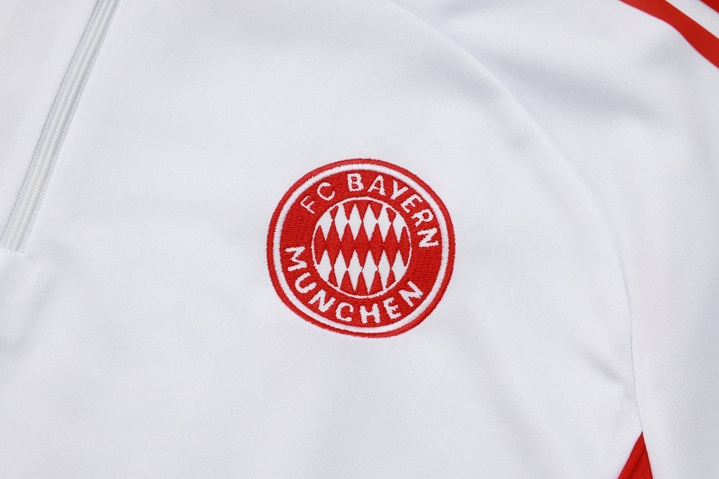 Bayern Munich 2025/26 Soccer Training Set – Ice White Energy Meets Red Power