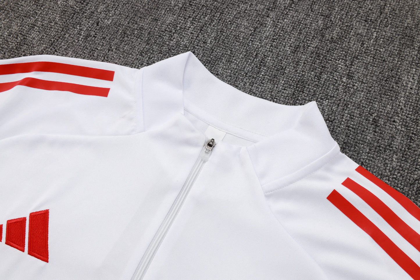 Bayern Munich 2025/26 Soccer Training Set – Ice White Energy Meets Red Power