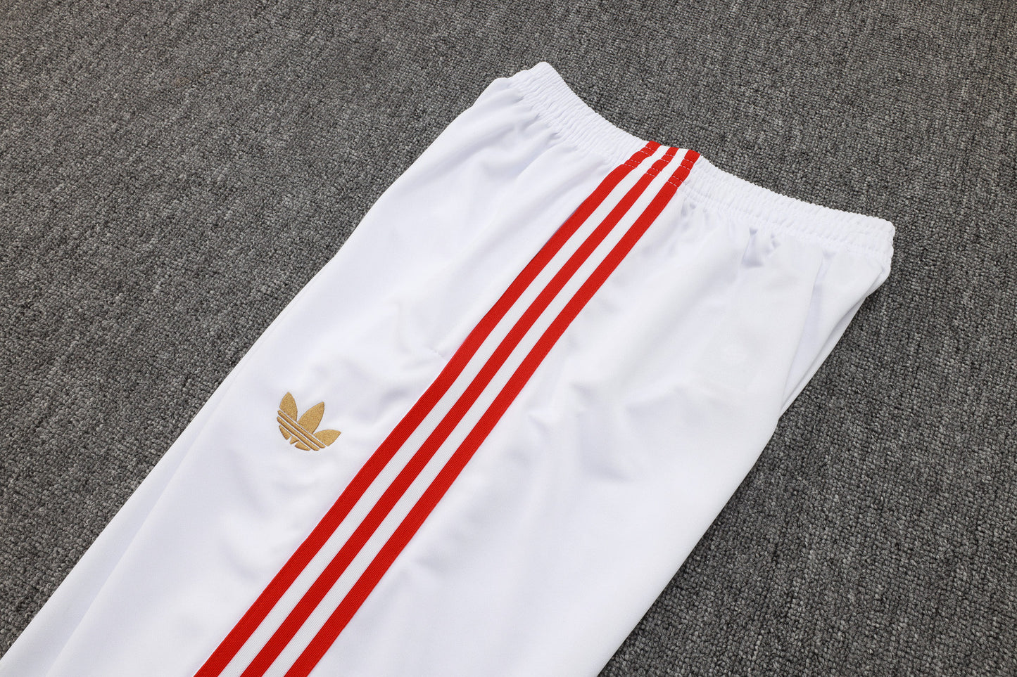 Bayern Munich 2025/26 Anthem Jacket Set – Legacy White Celebrates 125 Years of Greatness