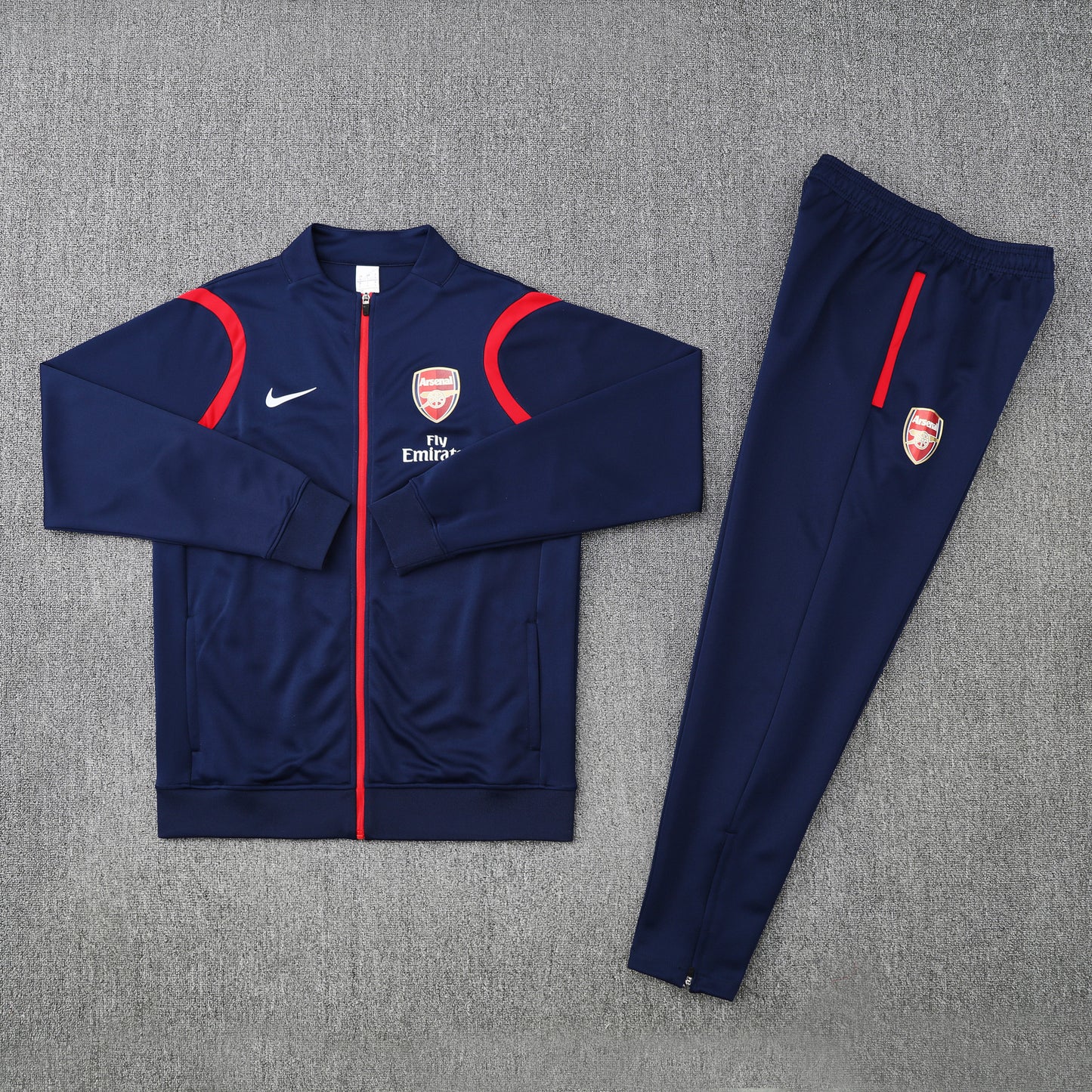 Arsenal 2025/26 Soccer Training Set – Emirates Era Returns in Navy & Red
