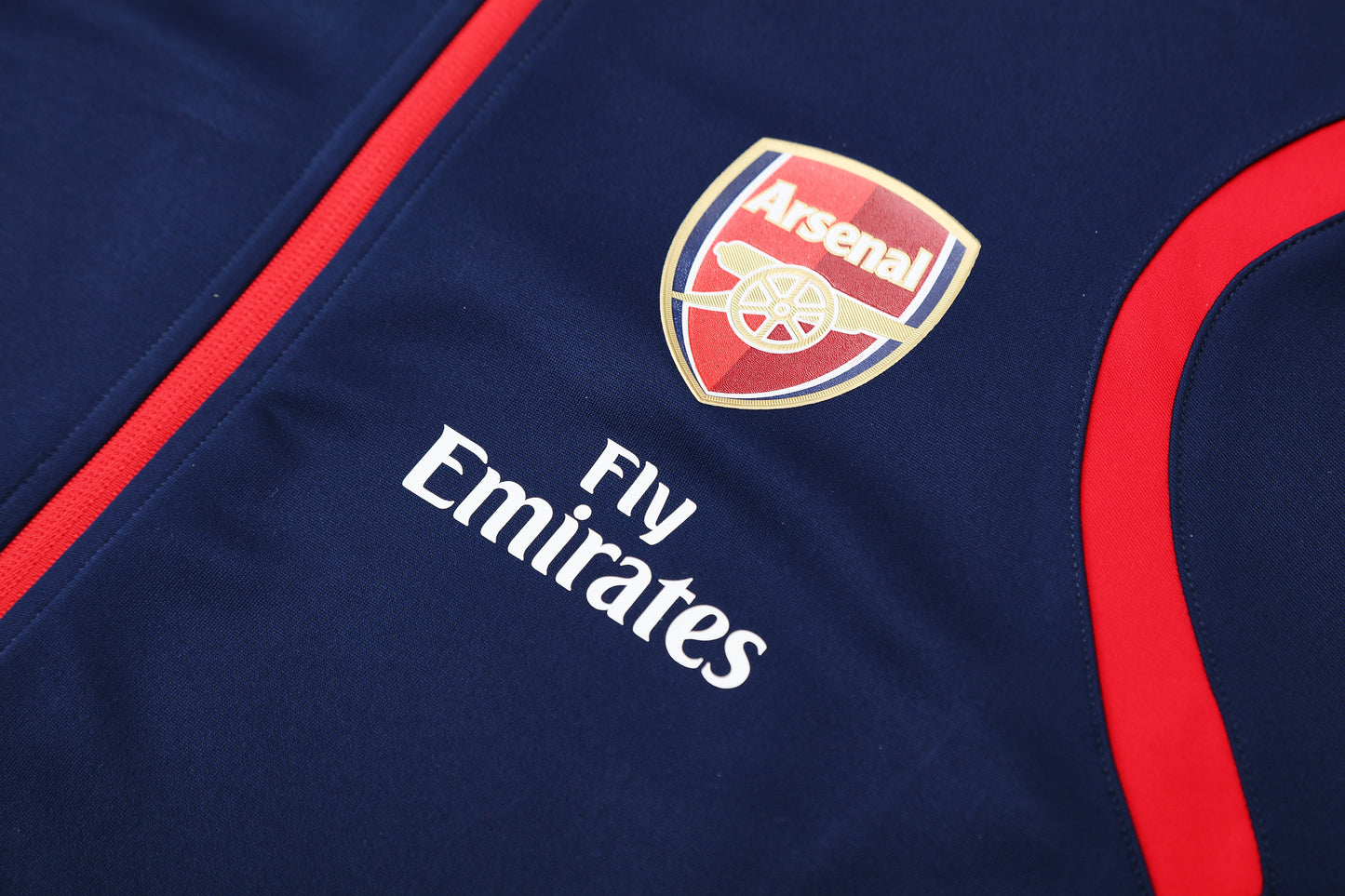 Arsenal 2025/26 Soccer Training Set – Emirates Era Returns in Navy & Red