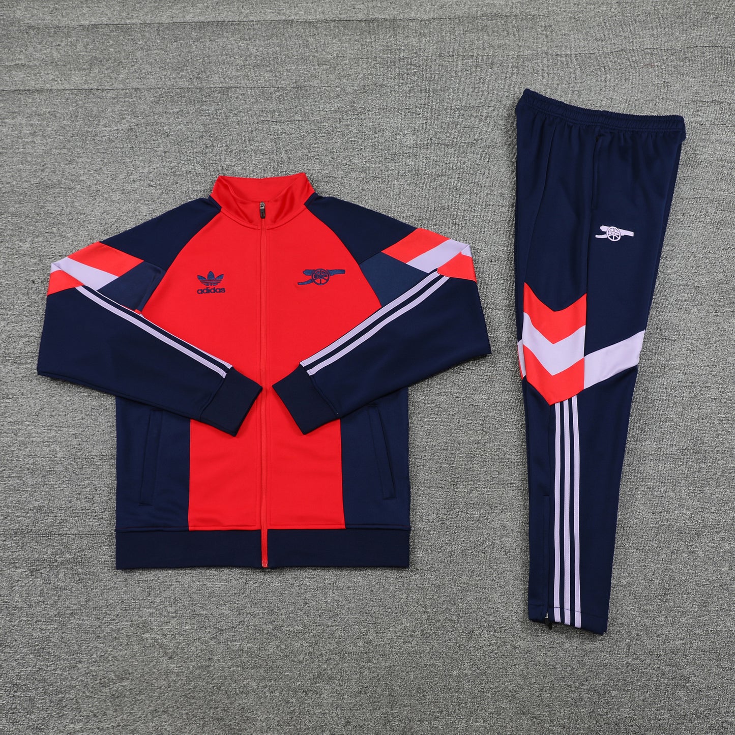 Arsenal 2025/26 Soccer Training Set – Chevron Energy in Red and Navy