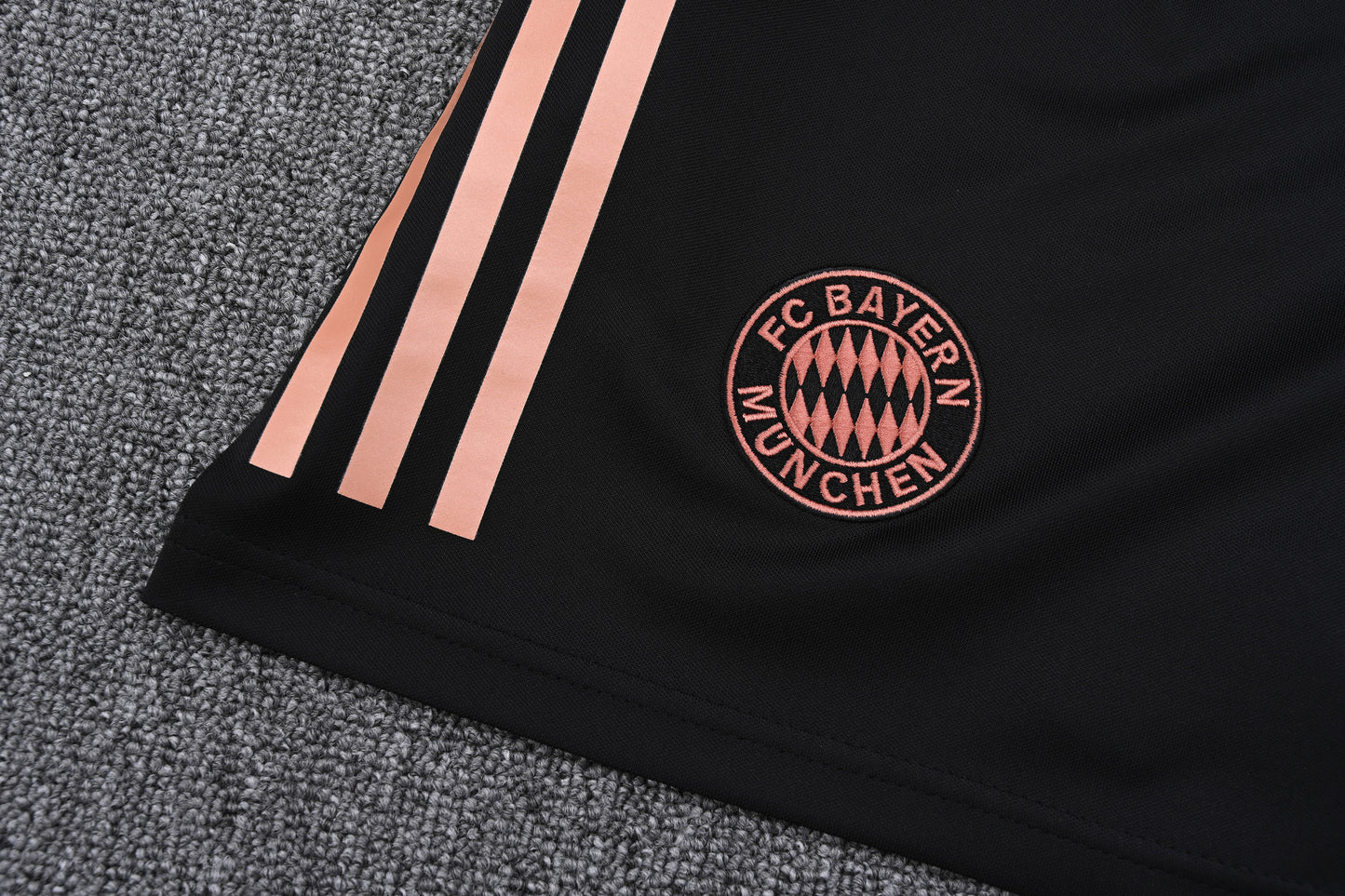 Bayern Munich 2025/26 Training Set – Abstract Camo Style