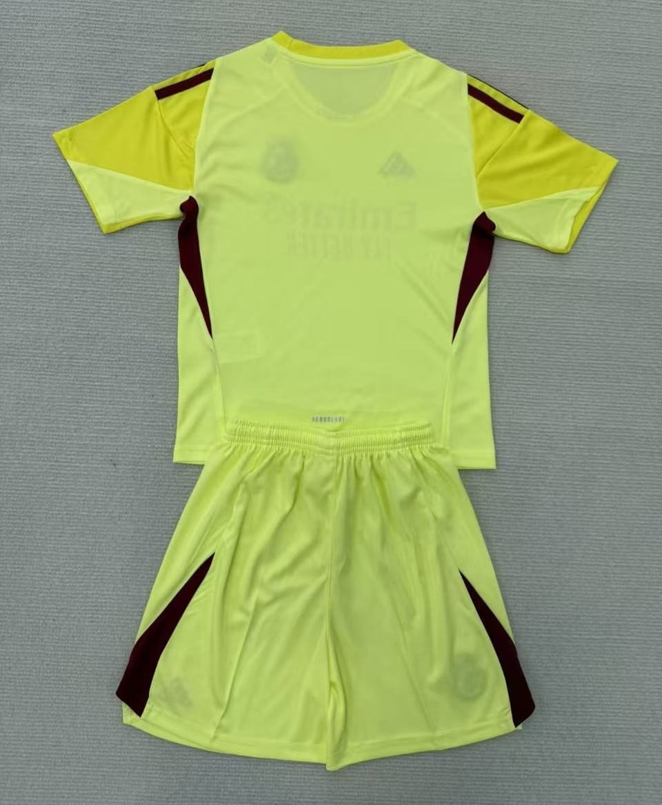 Real Madrid 2025-2026 Goalkeeper Jersey Set - Vibrant Light Blue