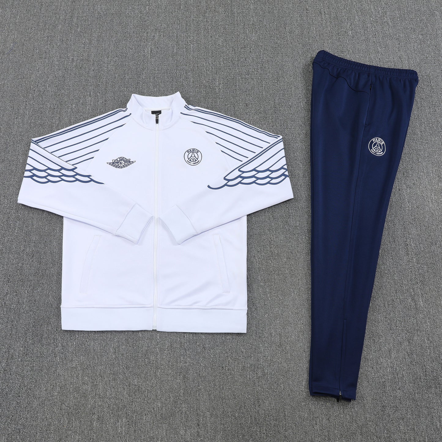 Paris Saint-Germain 2025/26 Soccer Training Set – Parisian Elegance in White and Navy