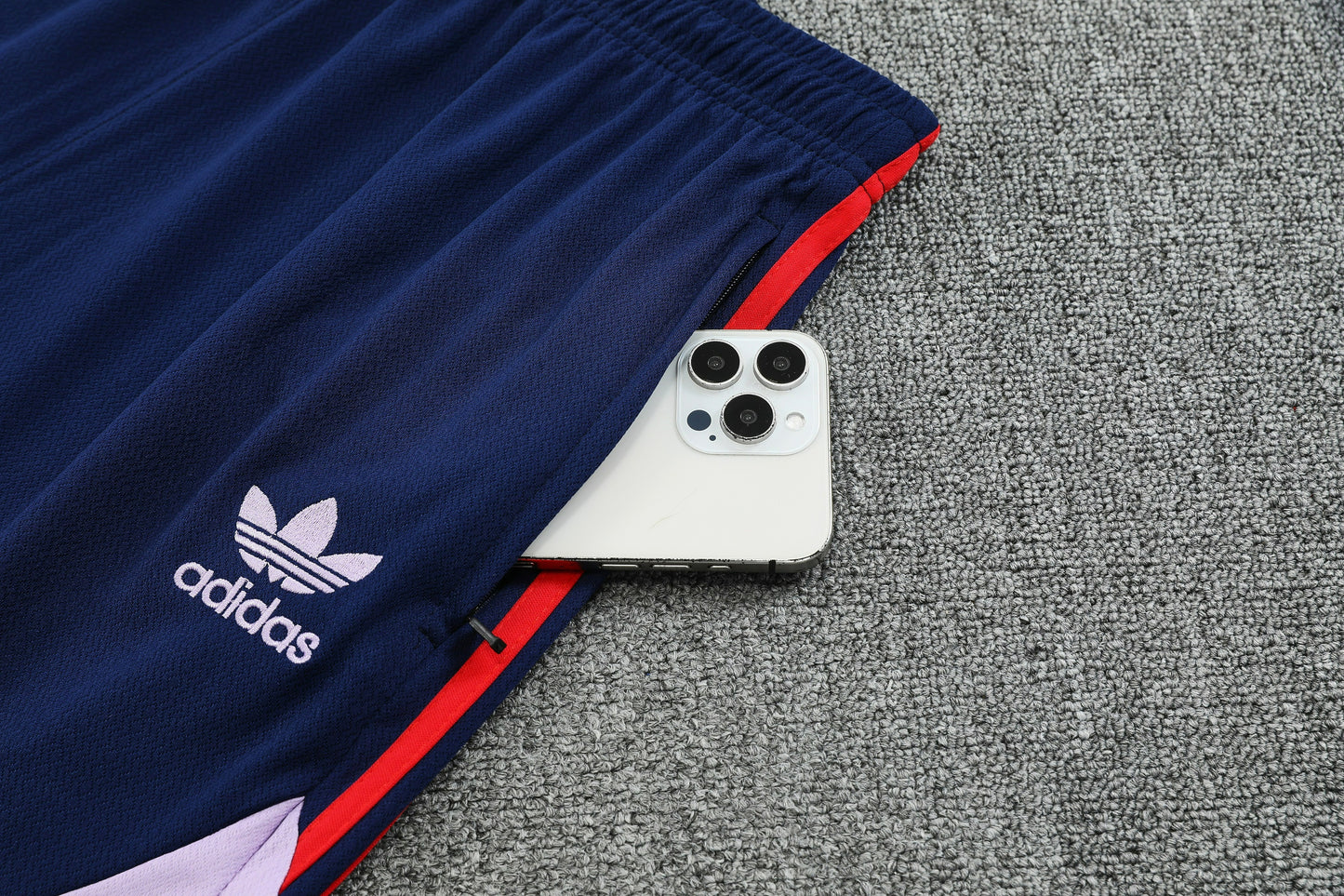Arsenal FC 2025/26 Training Set – Retro Red & Navy Design