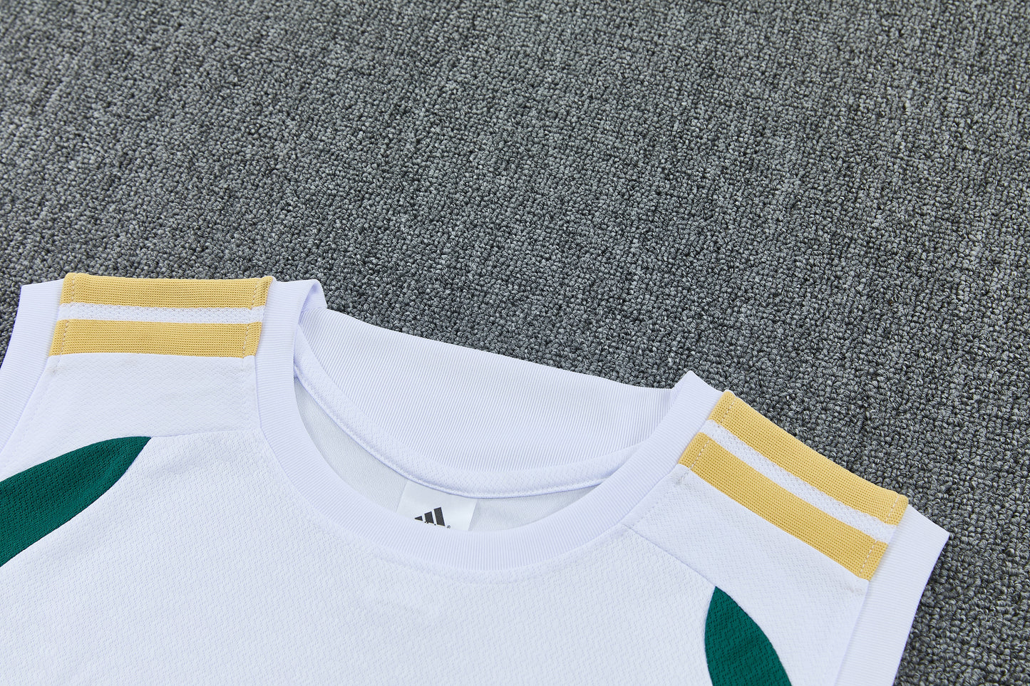 Italy 2026-27 Sleeveless Training Set Men Soccer Kit – White
