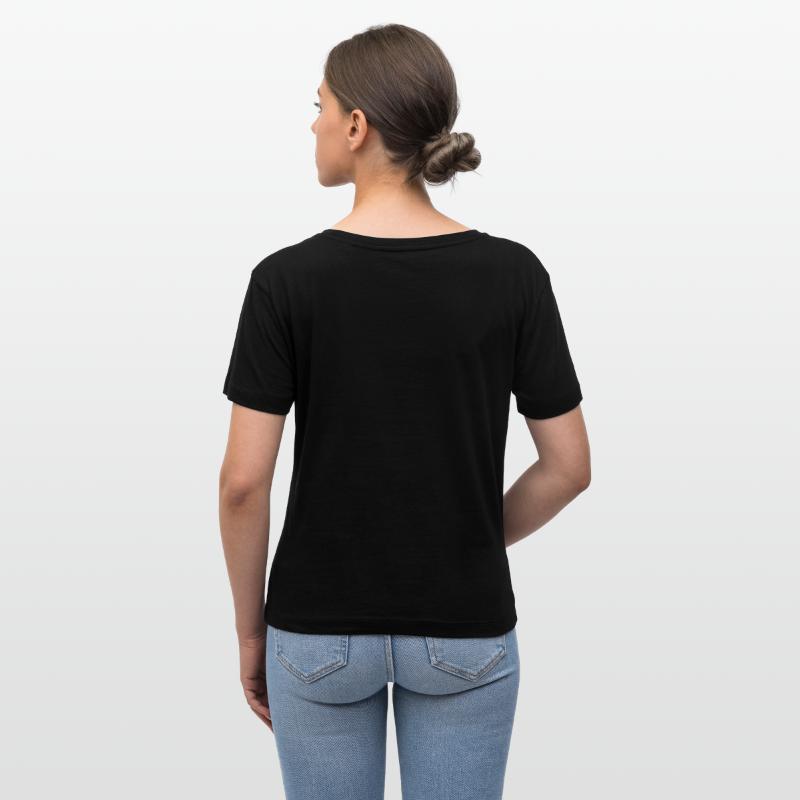 cracked – geometric portrait with abstract lines