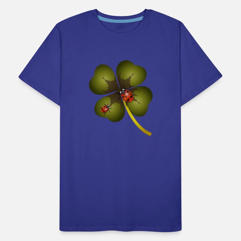 A four-leaf clover with two ladybugs